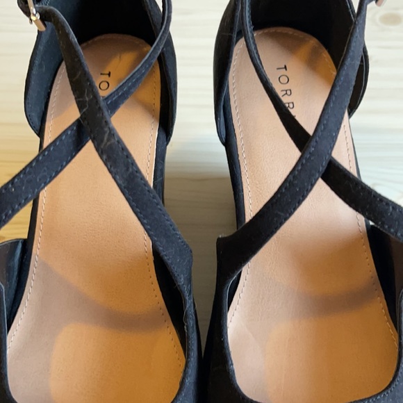 Cross strap wedges - Picture 8 of 8